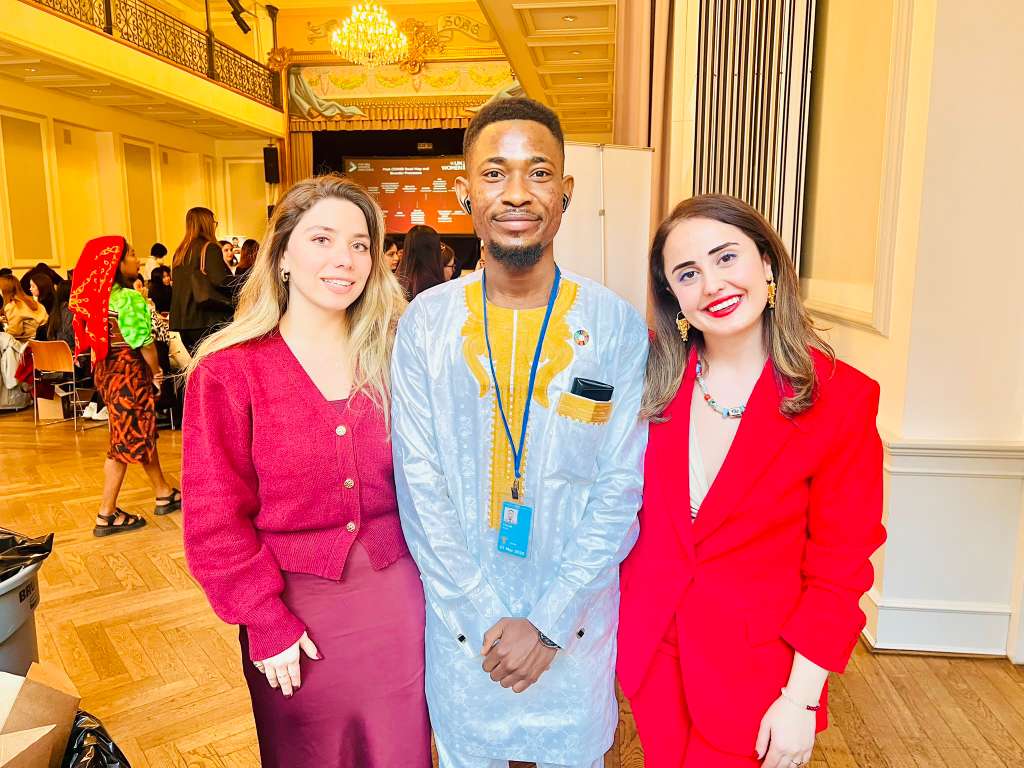 Sheku Foryoh receiving recognition