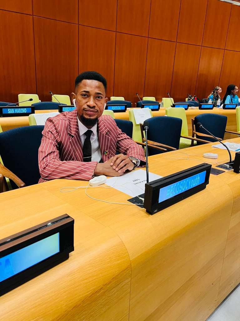 Sheku Foryoh at a community gathering